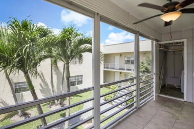 You will love this move in ready, 2 bedroom 2 bath beautifully on Kings Point Golf -Flanders Way in Florida - for sale on GolfHomes.com, golf home, golf lot