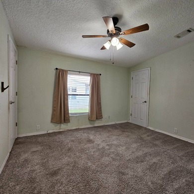 Screaming Hot Bargain! This home is move-in ready and received a on The Meadows At Countrywood in Florida - for sale on GolfHomes.com, golf home, golf lot