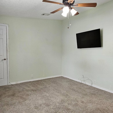 Screaming Hot Bargain! This home is move-in ready and received a on The Meadows At Countrywood in Florida - for sale on GolfHomes.com, golf home, golf lot