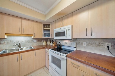 Move-In Ready - 2 Bedroom, 2 Bath Villa with Golf Course Views! on Sawgrass Golf Club in Florida - for sale on GolfHomes.com, golf home, golf lot