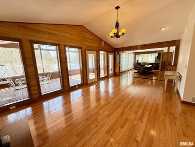 GORGEOUS 3 bed/ 2.5 ba Lake Petersburg home tucked in a private on Shambolee Golf Club  in Illinois - for sale on GolfHomes.com, golf home, golf lot