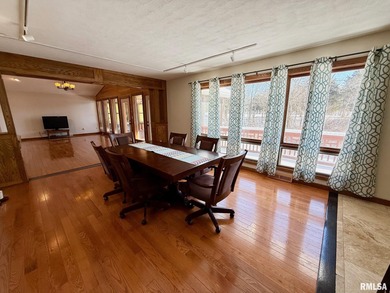 GORGEOUS 3 bed/ 2.5 ba Lake Petersburg home tucked in a private on Shambolee Golf Club  in Illinois - for sale on GolfHomes.com, golf home, golf lot