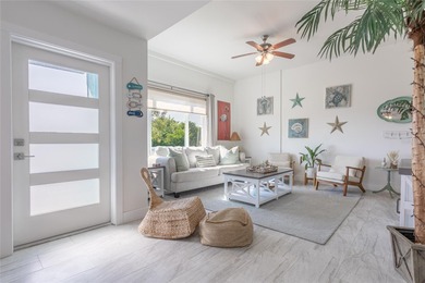 SOUTH VENICE GEM: YOUR ULTIMATE FLORIDA LIFESTYLE AWAITS! on Jacaranda West Country Club in Florida - for sale on GolfHomes.com, golf home, golf lot