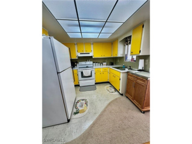 This open and bright 2 bedroom, 2 full bath condo is close to on Lehigh Resort Club in Florida - for sale on GolfHomes.com, golf home, golf lot