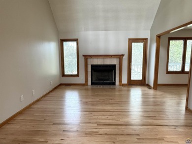 4 bedroom, 3 bathroom home that backs up to the golf course on Berkshire Golf Club in Kansas - for sale on GolfHomes.com, golf home, golf lot