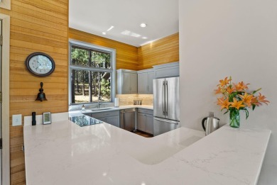 Welcome to GM 419 where beauty and tranquility await. In 2022 on Black Butte Ranch Golf Club Glaze Meadow in Oregon - for sale on GolfHomes.com, golf home, golf lot