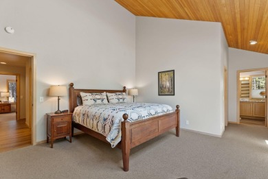 Welcome to GM 419 where beauty and tranquility await. In 2022 on Black Butte Ranch Golf Club Glaze Meadow in Oregon - for sale on GolfHomes.com, golf home, golf lot