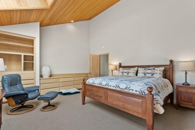 Welcome to GM 419 where beauty and tranquility await. In 2022 on Black Butte Ranch Golf Club Glaze Meadow in Oregon - for sale on GolfHomes.com, golf home, golf lot