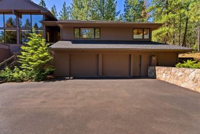 Welcome to GM 419 where beauty and tranquility await. In 2022 on Black Butte Ranch Golf Club Glaze Meadow in Oregon - for sale on GolfHomes.com, golf home, golf lot