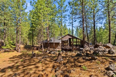 Welcome to GM 419 where beauty and tranquility await. In 2022 on Black Butte Ranch Golf Club Glaze Meadow in Oregon - for sale on GolfHomes.com, golf home, golf lot