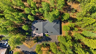 Welcome to GM 419 where beauty and tranquility await. In 2022 on Black Butte Ranch Golf Club Glaze Meadow in Oregon - for sale on GolfHomes.com, golf home, golf lot