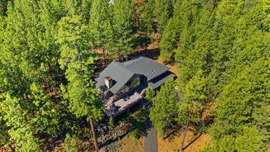 Welcome to GM 419 where beauty and tranquility await. In 2022 on Black Butte Ranch Golf Club Glaze Meadow in Oregon - for sale on GolfHomes.com, golf home, golf lot