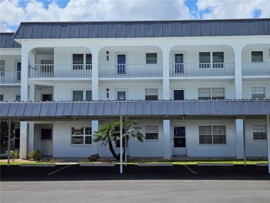 This 3rd floor unit is located in the beautiful 55+ Zephyr on Zephyrhills Municipal Golf Course in Florida - for sale on GolfHomes.com, golf home, golf lot