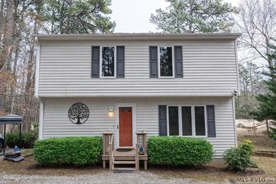 Well-maintained home located in the desirable Tanglewood Shores on Tanglewood Shores Golf Club in Virginia - for sale on GolfHomes.com, golf home, golf lot