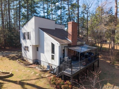 Well-maintained home located in the desirable Tanglewood Shores on Tanglewood Shores Golf Club in Virginia - for sale on GolfHomes.com, golf home, golf lot