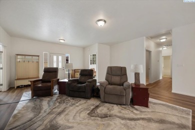 MLS# 284174 Welcome to 2953 Crosswater Loop, an exceptional on Horn Rapids Golf Club in Washington - for sale on GolfHomes.com, golf home, golf lot