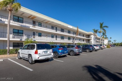 COME SEE THIS BEAUTIFUL CONDO!!! Desirable first floor 2 on Seven Lakes Golf and Tennis Community in Florida - for sale on GolfHomes.com, golf home, golf lot