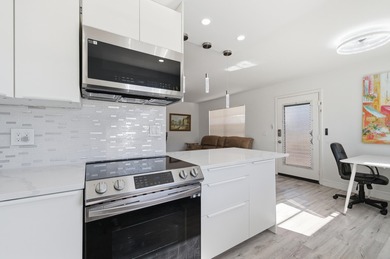 **TRUE CORNER UNIT** Welcome to 193 Burgundy E, a beautifully on Kings Point Golf -Flanders Way in Florida - for sale on GolfHomes.com, golf home, golf lot