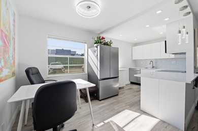 **TRUE CORNER UNIT** Welcome to 193 Burgundy E, a beautifully on Kings Point Golf -Flanders Way in Florida - for sale on GolfHomes.com, golf home, golf lot