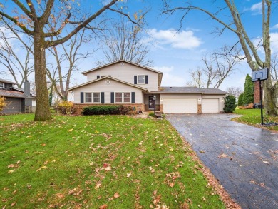 Welcome to this amazing property located in the much on Worthington Hills Country Club in Ohio - for sale on GolfHomes.com, golf home, golf lot