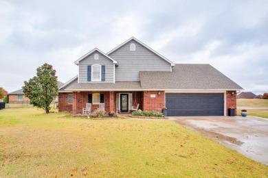 Beautiful home in Pheasant Run East with Golf Course view on Pheasant Run in Oklahoma - for sale on GolfHomes.com, golf home, golf lot