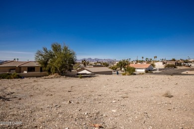 Wow!!! HUGE residential lot and walking distance to the London on London Bridge Golf Course in Arizona - for sale on GolfHomes.com, golf home, golf lot