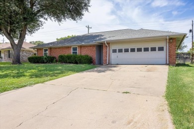 Enjoy the charm of classic brick design with this 3-bedroom on Legends Country Club in Texas - for sale on GolfHomes.com, golf home, golf lot
