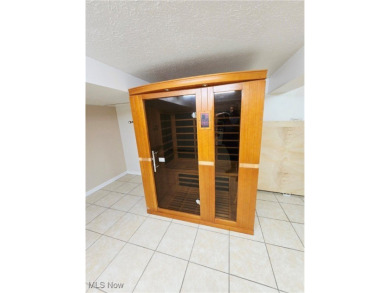 Welcome to this beautifully renovated 2-bedroom, 1.5-bath on Ridgewood Golf Course in Ohio - for sale on GolfHomes.com, golf home, golf lot