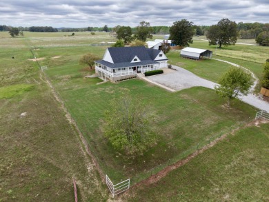Gorgeous custom-built 4-bedroom, 5-bathroom home on 7 acres for on Coopers Hawk in Arkansas - for sale on GolfHomes.com, golf home, golf lot