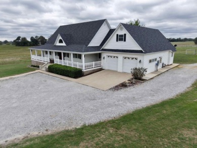 Gorgeous custom-built 4-bedroom, 5-bathroom home on 7 acres for on Coopers Hawk in Arkansas - for sale on GolfHomes.com, golf home, golf lot