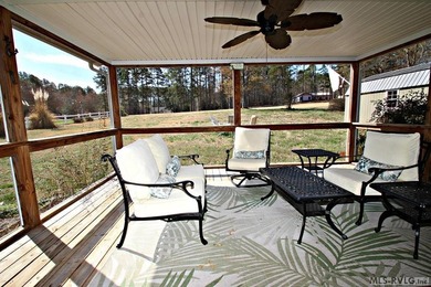 Affordable home in the desirable neighborhood of Tanglewood on Tanglewood Shores Golf Club in Virginia - for sale on GolfHomes.com, golf home, golf lot