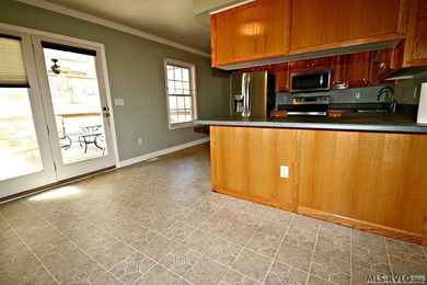 Affordable home in the desirable neighborhood of Tanglewood on Tanglewood Shores Golf Club in Virginia - for sale on GolfHomes.com, golf home, golf lot