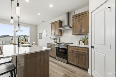 Thoughtfully designed single-level floor plan offers 3 bedrooms on Hunters Point Golf Club in Idaho - for sale on GolfHomes.com, golf home, golf lot