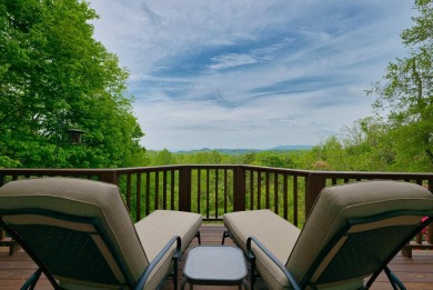 Personal retreat awaits you in meticulously renovated 2BR, 2BA on Skyland Lakes Golf Course in Virginia - for sale on GolfHomes.com, golf home, golf lot
