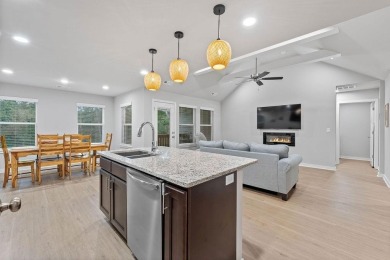 Nestled in the desirable Avondale Subdivision of Bella Vista on Bella Vista Country Club and Golf Course in Arkansas - for sale on GolfHomes.com, golf home, golf lot