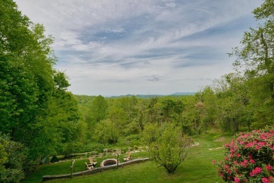 Personal retreat awaits you in meticulously renovated 2BR, 2BA on Skyland Lakes Golf Course in Virginia - for sale on GolfHomes.com, golf home, golf lot