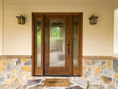 Personal retreat awaits you in meticulously renovated 2BR, 2BA on Skyland Lakes Golf Course in Virginia - for sale on GolfHomes.com, golf home, golf lot