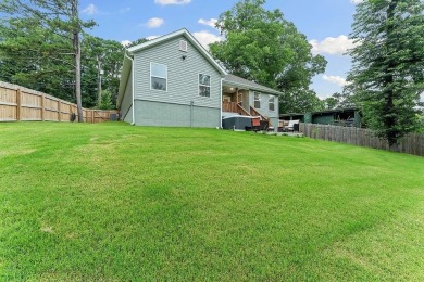 Nestled in the desirable Avondale Subdivision of Bella Vista on Bella Vista Country Club and Golf Course in Arkansas - for sale on GolfHomes.com, golf home, golf lot