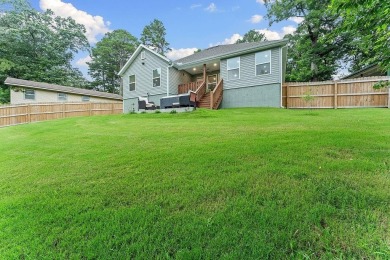 Nestled in the desirable Avondale Subdivision of Bella Vista on Bella Vista Country Club and Golf Course in Arkansas - for sale on GolfHomes.com, golf home, golf lot