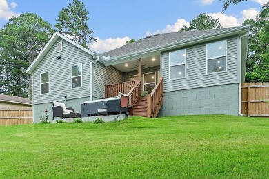 Nestled in the desirable Avondale Subdivision of Bella Vista on Bella Vista Country Club and Golf Course in Arkansas - for sale on GolfHomes.com, golf home, golf lot