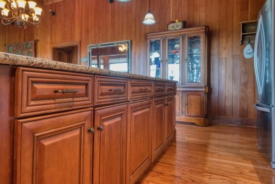 Personal retreat awaits you in meticulously renovated 2BR, 2BA on Skyland Lakes Golf Course in Virginia - for sale on GolfHomes.com, golf home, golf lot