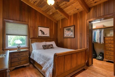 Personal retreat awaits you in meticulously renovated 2BR, 2BA on Skyland Lakes Golf Course in Virginia - for sale on GolfHomes.com, golf home, golf lot