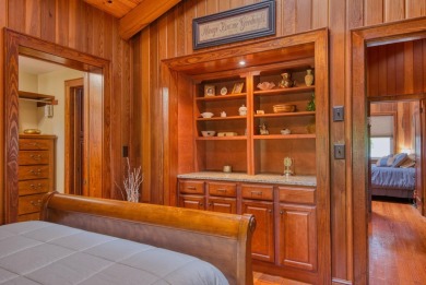 Personal retreat awaits you in meticulously renovated 2BR, 2BA on Skyland Lakes Golf Course in Virginia - for sale on GolfHomes.com, golf home, golf lot