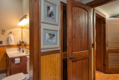 Personal retreat awaits you in meticulously renovated 2BR, 2BA on Skyland Lakes Golf Course in Virginia - for sale on GolfHomes.com, golf home, golf lot