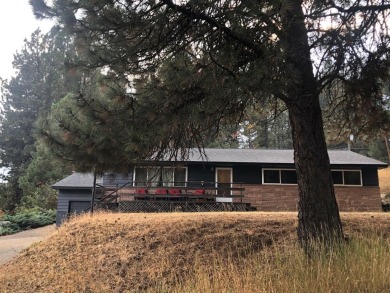 EXCELLENT RECREATION ACCESS!  Enjoy nearby Lake Cascade, Cascade on Cascade Golf Course in Idaho - for sale on GolfHomes.com, golf home, golf lot