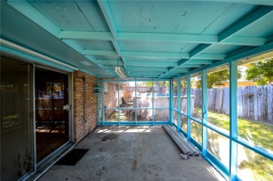 3-bedroom, 2-bathroom, 2-car garage home in Ocean Terrace with a on Oso Beach Municipal Golf Course in Texas - for sale on GolfHomes.com, golf home, golf lot