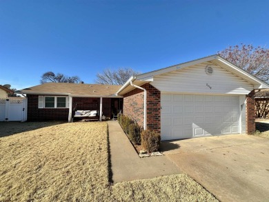 This cozy 3 bedroom 2 bath home is ready for you! 2-car garage on Woodward Municipal Golf Course in Oklahoma - for sale on GolfHomes.com, golf home, golf lot