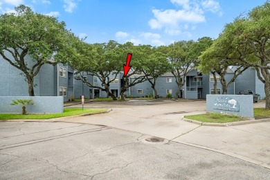 Updated, 2 bed/2 bath Hidden Oaks Condo #214 in highly desirable on Rockport Country Club in Texas - for sale on GolfHomes.com, golf home, golf lot