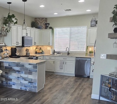 Stunning Remodeled Home in Anthem Country Club!! Walk up through on Anthem Golf and Country Club  in Arizona - for sale on GolfHomes.com, golf home, golf lot