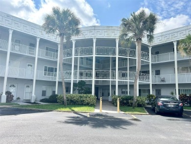 Come see this beautiful 1 Bed 1 Bath 3rd floor condo on On Top Of The World Golf Course in Florida - for sale on GolfHomes.com, golf home, golf lot